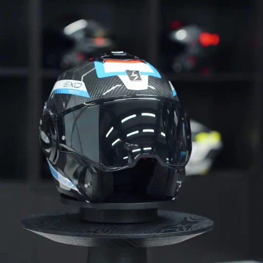 Scorpion EXO-Tech Evo systeemhelm in actie